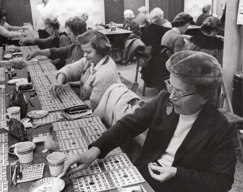 Was sind die Bingo Regeln - wie spielt man Bingo mit Kartenspiel in einer Bingohalle Was sind die Bingo Regeln - wie spielt man Bingo mit Kartenspiel in einer Bingohalle