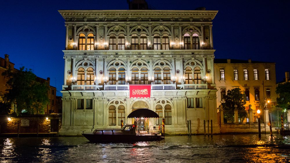 facts on gambling - First casino Casino di Venezia 1638