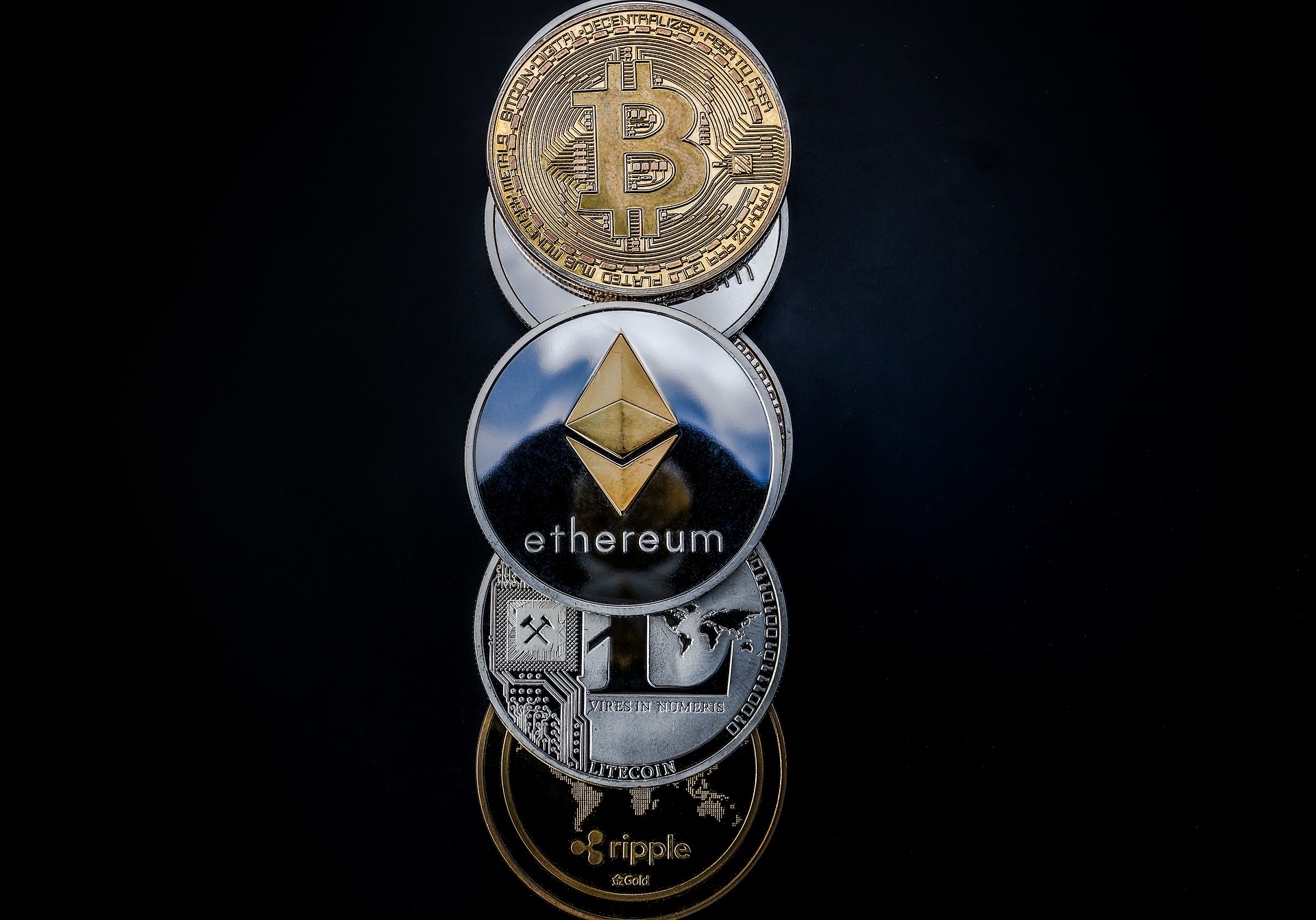 Крипто казино депозит в биткоинах и криптовалютные монеты Ethereum Ripple Eos Litecoin